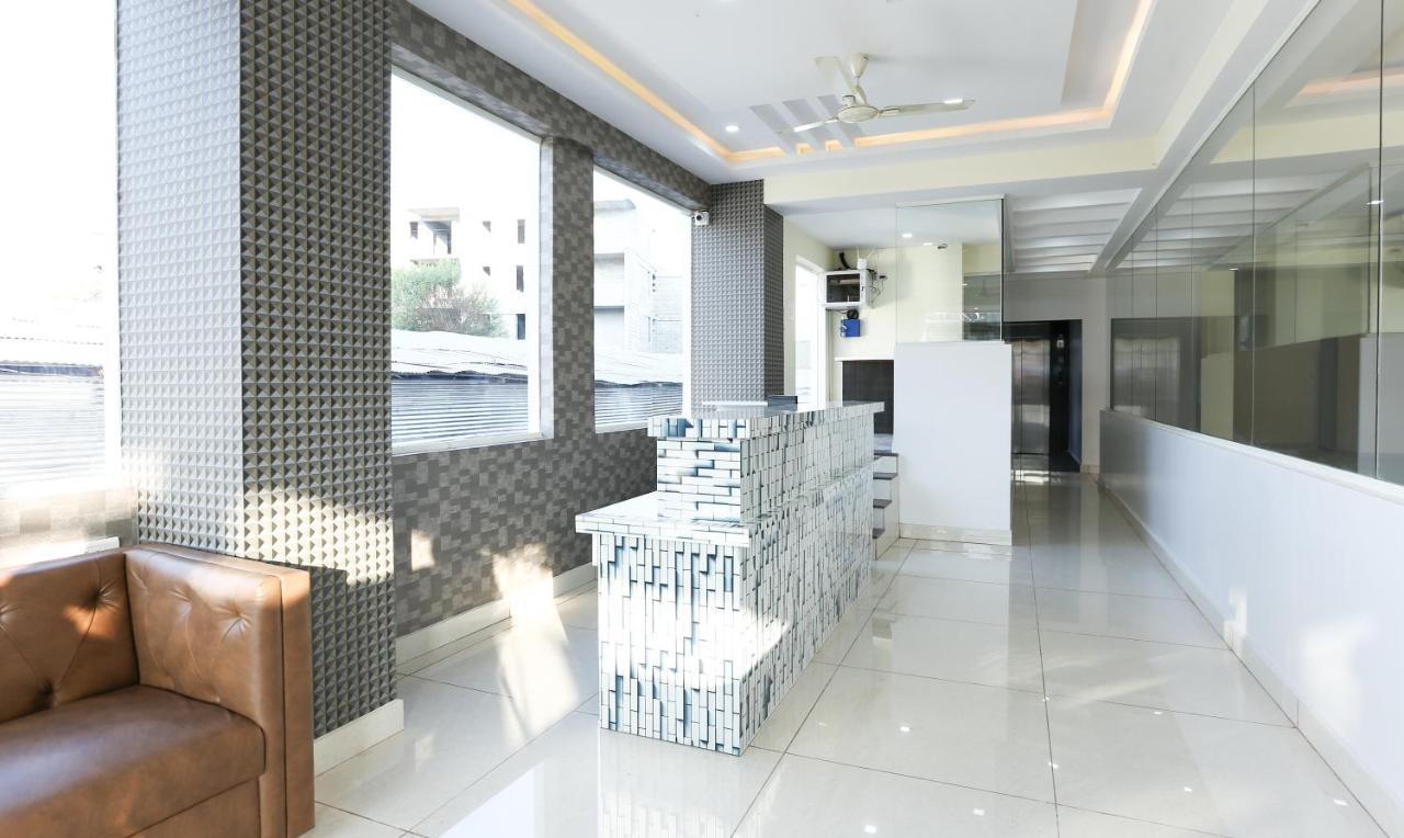 Fabhotel Rotano Suites - Yelahanka Bengalúr Exteriér fotografie